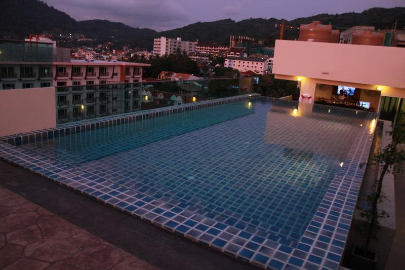 海明威丝绸酒店 Patong 外观 照片